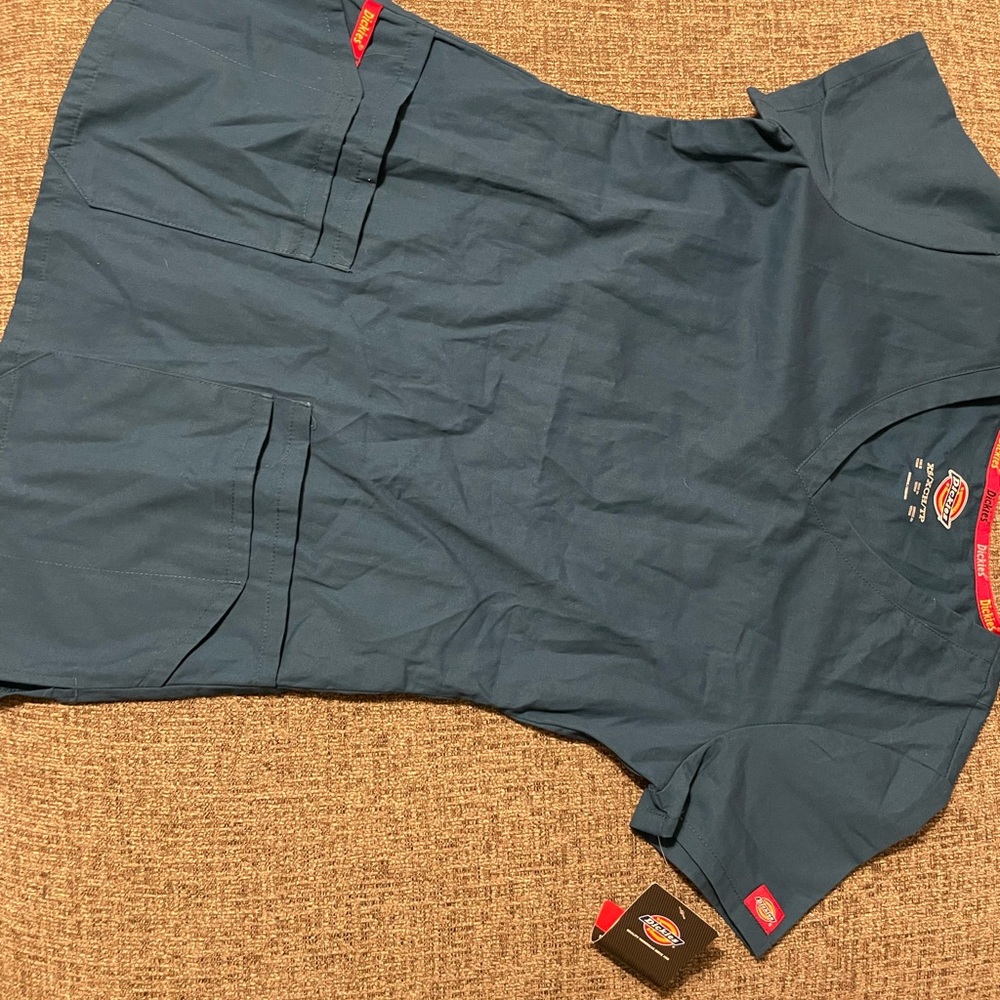 Dickies Teal Scrub Top with Pockets